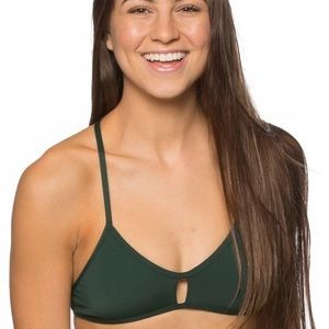 Jolyn vent top in pine